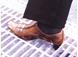 Caught Heel--torn meniscus, Dr. Nick Campos, West Hollywood Chiropractor